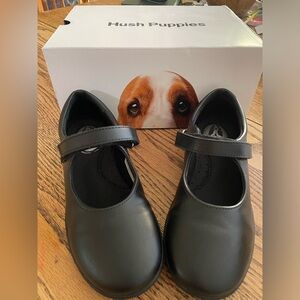 Girls size 2 Hush Puppies Lexi— Mary Jane’s dress shoes